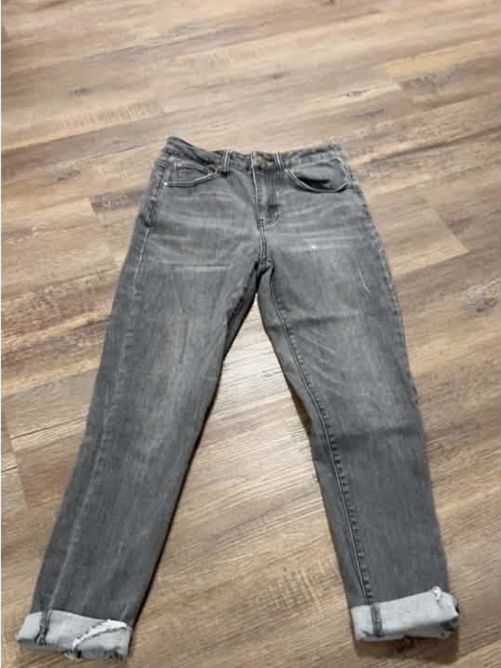 Classic Gray Boyfriend Jeans with Rolled Hem